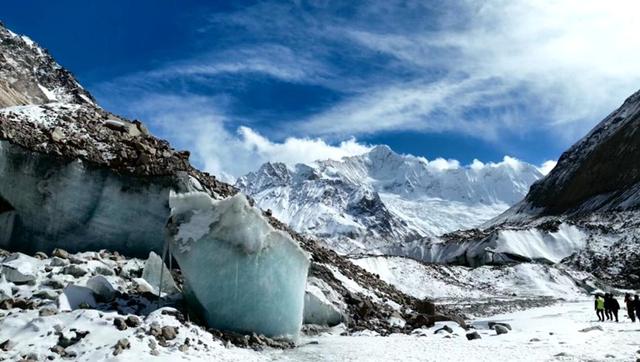 西藏昌都边坝县发现约165米长大型冰洞-1
