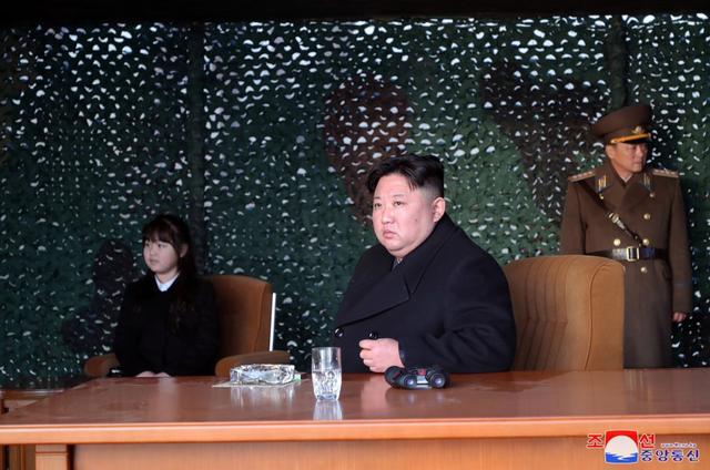 金正恩视察朝鲜新型战术核导弹发射-5