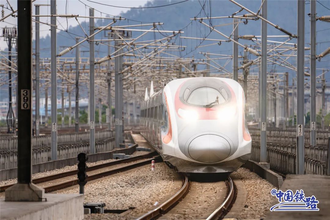4月1日起，广深港高铁增开62列跨境高铁列车-1